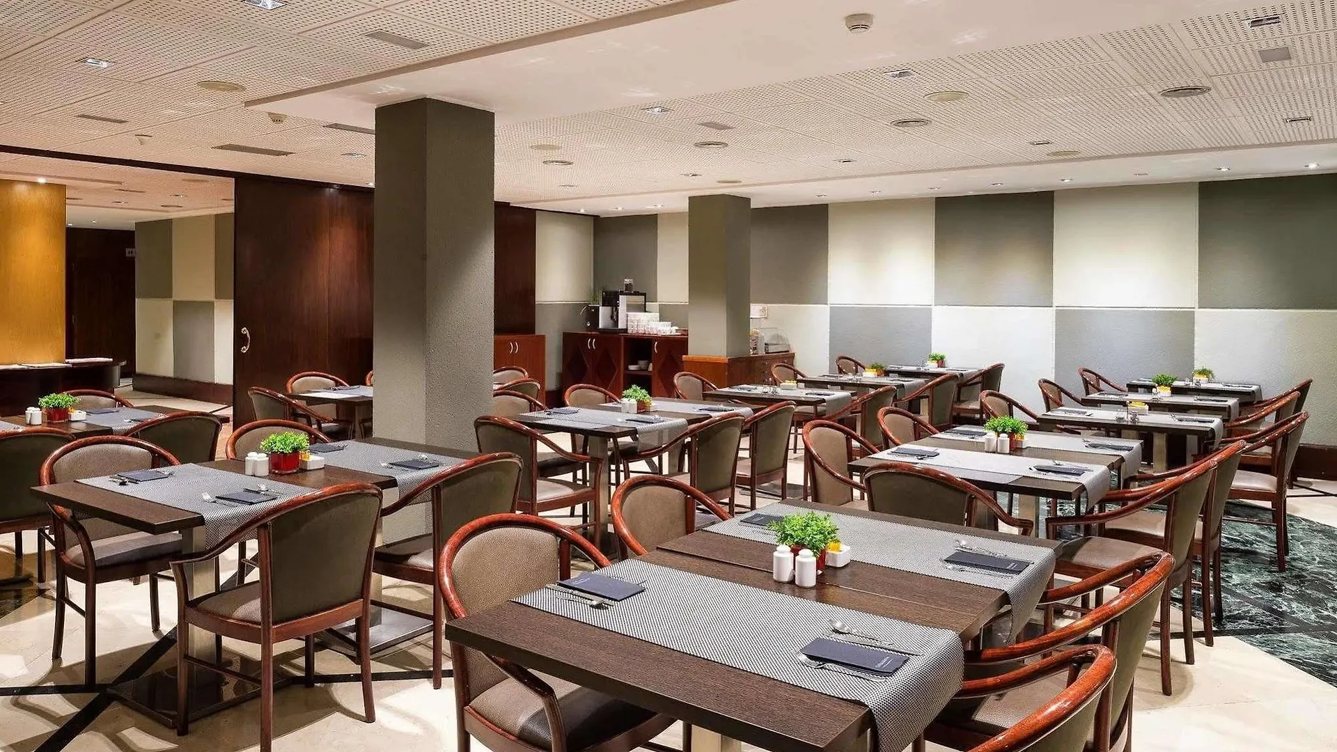 Catalonia Diagonal Centro Hotel Barcelona 4*,